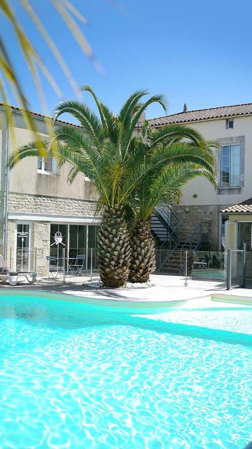 Hotel Le Square Saint-Pierre-d'Oleron Exteriör bild