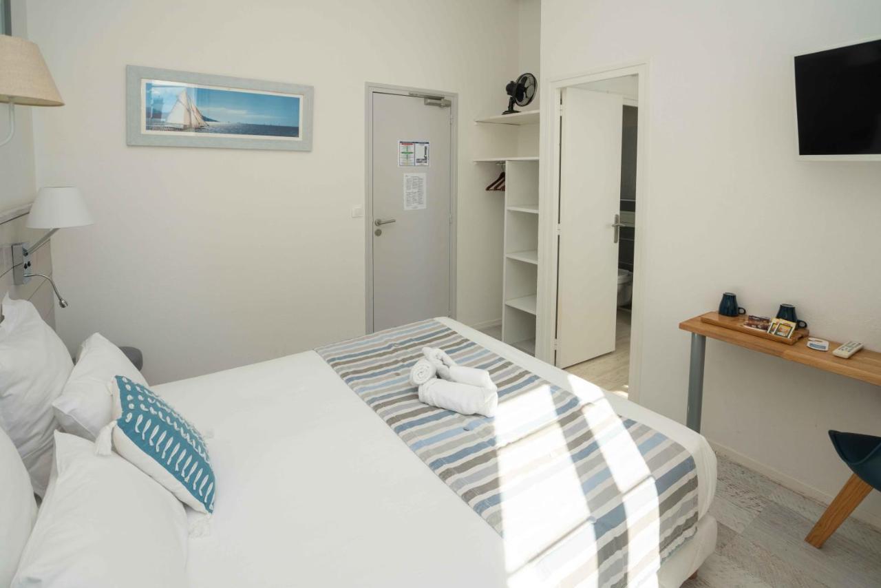 Hotel Le Square Saint-Pierre-d'Oleron Exteriör bild