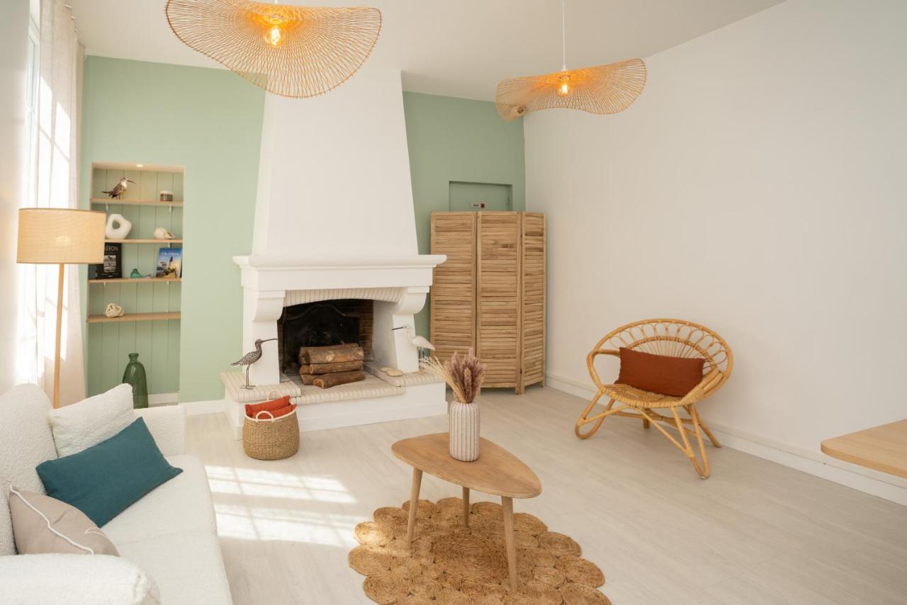 Hotel Le Square Saint-Pierre-d'Oleron Exteriör bild