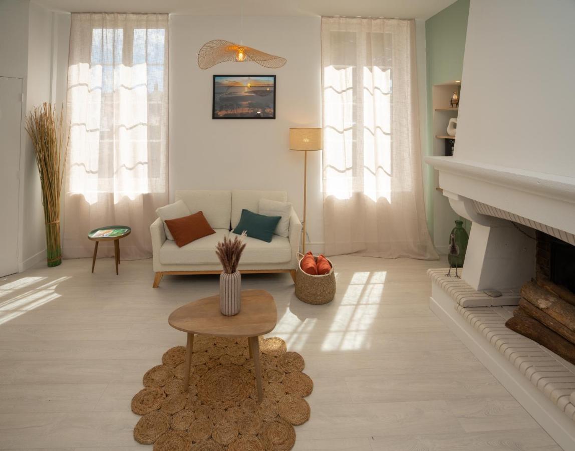 Hotel Le Square Saint-Pierre-d'Oleron Exteriör bild